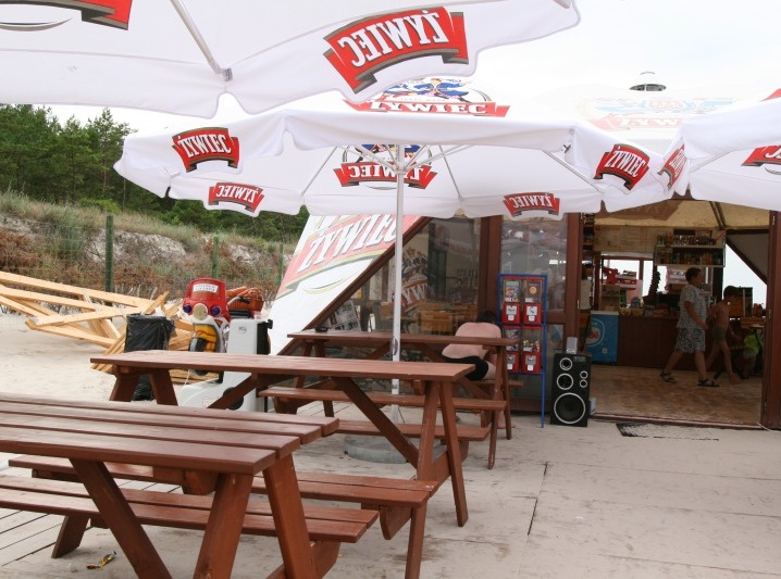 Namiot  Żywiec na plaży