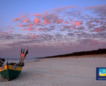 Ł&oacute;dź rybacka w Dębkach