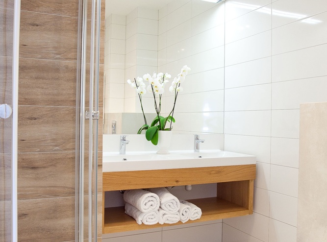 Apartament Wschodni Łazienka z prysznicem?v=1.0